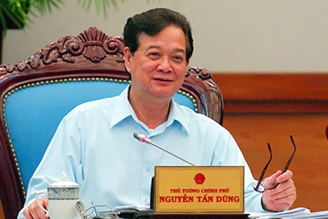 Thủ tướng Nguyễn Tấn Dũng nhấn mạnh yêu cầu các bộ, ngành, địa phương điều hành chủ động, linh hoạt các công cụ tiền tệ, tài khóa, thị trường giá cả để kiểm soát lạm phát, ổn định kinh tế vĩ mô. Ảnh: Nhật Bắc
