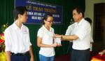 Trao thưởng cho con CN, viên chức, người LĐ vượt khó học giỏi tiêu biểu