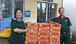 Hội Cựu chiến binh Quận Tân Bình tặng quà