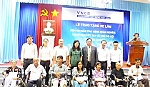 Trao 50 xe lăn cho người khuyết tật, bệnh nhân nghèo