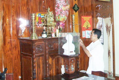 Qua phát động, người dân huyện Cai Lậy đã treo và thờ ảnh Bác tại nhà, bày tỏ lòng biết ơn vị lãnh tụ kính yêu của dân tộc.