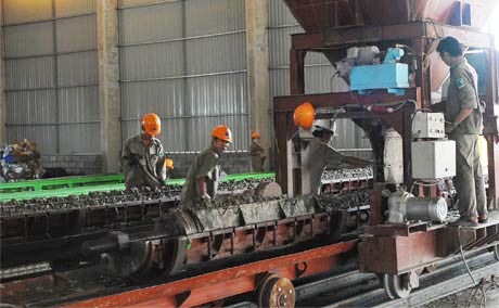 Sản xuất bê tông trong KCN Mỹ Tho.