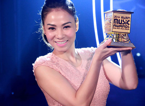 Cảnh Thu Minh nhận giải Mnet Asian Music Awards được ghi hình và phát tại lễ trao giải.