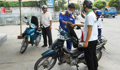 Kể từ đầu năm, giá xăng đã giảm 5.390 đồng/lít.