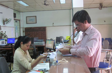 Khách hàng sử dụng dịch vụ