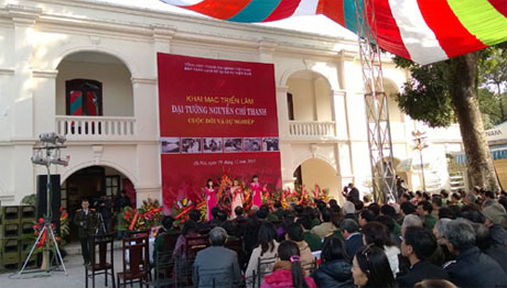 Lễ Khai mạc triển lãm.