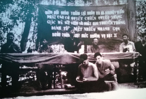 Đại tướng Nguyễn Chí Thanh, Bí thư Trung ương Cục miền Nam tại Hội nghị tổng kết phong trào thi đua đánh thắng Mỹ - Ngụy năm 1966.