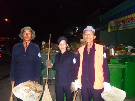 CCB Phan Văn Hoàng (bìa trái) và CCB Lê Văn Minh (bìa phải).