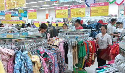 Hệ thống siêu thị hoạt động trở lại nhộn nhịp. Ảnh: Như Lam
