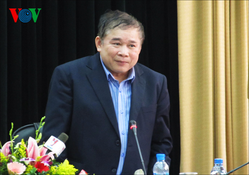 Thứ trưởng Bùi Văn Ga trong buổi họp báo sáng 10-2.