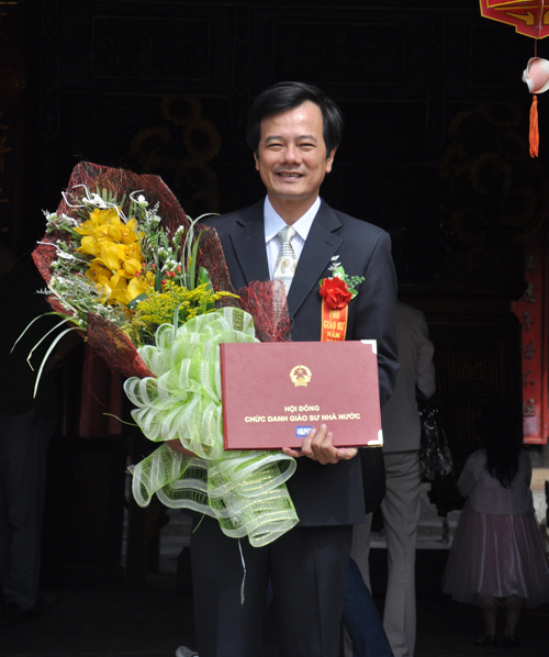PGS.TS Tạ Văn Trầm