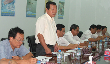 Chủ tịch UBND tỉnh Nguyễn Văn Khang làm việc, giải quyết khó khăn, vướng mắc tại Công ty CP Hùng Vương