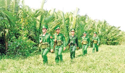  Tuần tra.                                                                                                                                                                                                                                             Ảnh: PHÙNG LONG