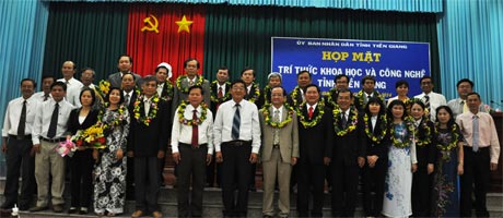 Vinh danh các tân tiến sĩ và trí thức khoa học - công nghệ tiêu biểu.