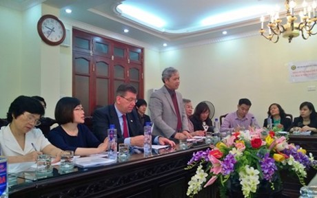 Tổng cục trưởng Tổng cục Thống kê đề nghị các địa phương tiến hành điều tra dân số, nhà ở giữa kỳ theo đúng phương án đề ra. Ảnh: Bình Minh 