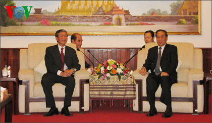 Tổng Bí thư, Chủ tịch nước Lào Chummaly Sayasone tiếp Đoàn đại biểu Đảng ta do ông Đinh Thế Huynh, Ủy viên Bộ Chính trị, Bí thư Trung ương Đảng, Trưởng ban Tuyên giáo Trung ương, Chủ tịch Hội đồng Lý luận Trung ương làm Trưởng đoàn