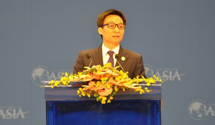 Phó Thủ tướng Vũ Đức Đam phát biểu tại diễn đàn. 