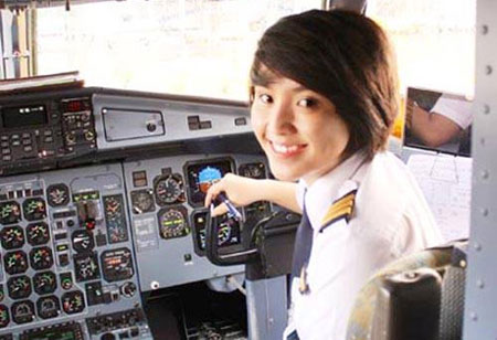 Nữ cơ phó Airbus 330 Nguyễn Kim Châu. Ảnh: ANTG.