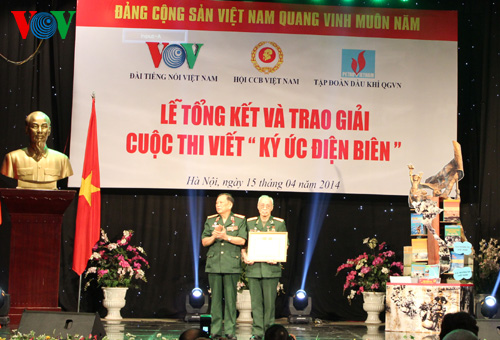  Giải Nhất thuộc về tác phẩm Đánh lấy lại lô cốt cột cờ Đồi C1 của Đại tá, Anh hùng LLVTND Đặng Đức Song 