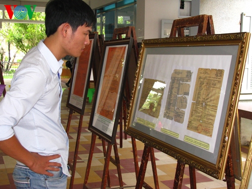 Nhiều bản đồ có giá trị đã được trưng bày tại buổi triển lãm.