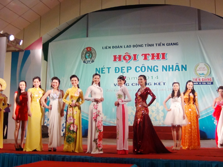thí sinh thi trang phục tự chọn