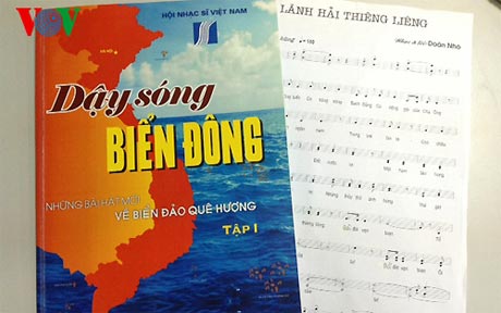 Tuyển tập “Biển Đông dậy sóng - những bài hát mới về biển đảo quê hương”. Ảnh: vov.vn