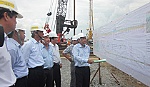Đoàn cán bộ Bộ GTVT khảo sát tiến độ thi công cầu Mỹ Lợi