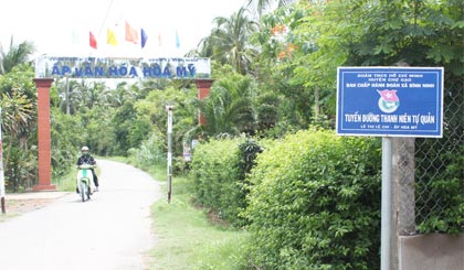Tuyến đường nhựa Lê Thị Lệ Chi dẫn vào ấp Hòa Mỹ.