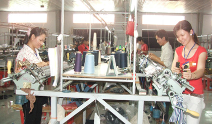 Dây chuyền may tại Công ty cổ phần Dệt len Phương Nam.