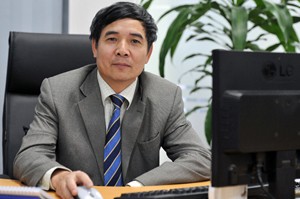 TS. Lê Trường Tùng.