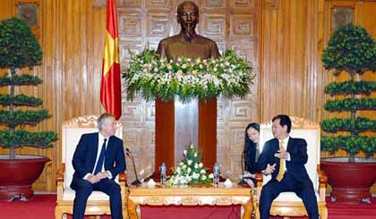 Thủ tướng Nguyễn Tấn Dũng và cựu Thủ tướng Anh Tony Blair- Ảnh: Nhật Bắc