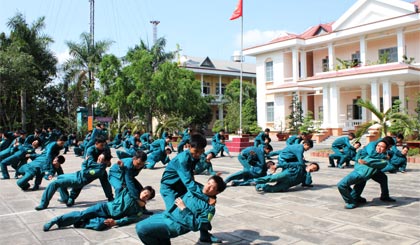 Huấn luyện dân quân Cái Bè.