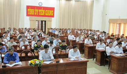 Tại điểm cầu Tiền Giang.