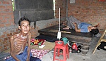 Một hộ nghèo gặp khó cần được giúp đỡ