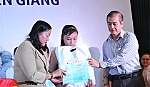 41 tân sinh viên được tặng học bổng 