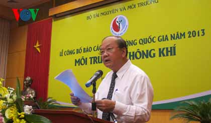 Thứ trưởng Bộ TN&MT Bùi Cách Tuyến phát biểu tại Lễ công bố Báo cáo môi trường quốc gia năm 2013