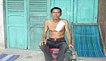 Gia đình nghèo còn mang 2 chứng bệnh
