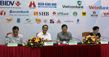 Chiều 7-11, Ban chỉ đạo Tây Nam Bộ phối hợp UBND tỉnh Sóc Trăng tổ chức Hội nghị Ban chỉ đạo MDEC - Sóc Trăng 2014 đúc kết các hoạt động của MDEC - Sóc Trăng 2014 diễn ra trong 3 ngày qua.