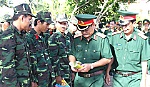 Đẩy mạnh phong trào thi đua Quyết thắng, xây dựng LLVT vững mạnh toàn diện