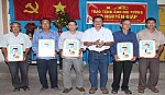 Xã Đạo Thạnh (TP. Mỹ Tho): Trao tặng ảnh Đại tướng Võ Nguyên Giáp