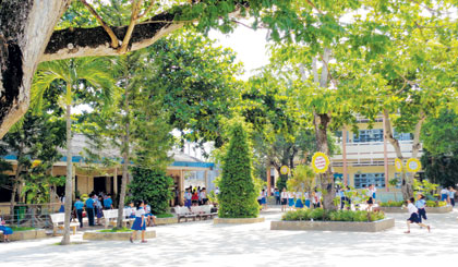 Khuôn viên Trường Tiểu học A An Hữu (huyện Cái Bè).