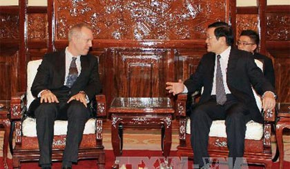 Chủ tịch nước Trương Tấn Sang tiếp Đại sứ đặc mệnh toàn quyền Hợp chúng quốc Hoa Kỳ tại Việt Nam Theodore G.Osius III đến trình Quốc thư.  Ảnh: Nguyễn Khang/TTXVN