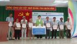 Bàn giao 8 nhà đại đoàn kết cho hộ nghèo