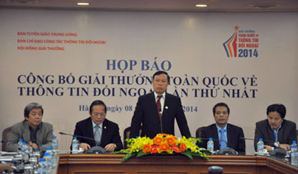 Họp báo công bố Giải thưởng toàn quốc về Thông tin đối ngoại năm 2014. 