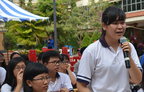 Nhiều câu hỏi được đặt ra trong buổi tư vấn.