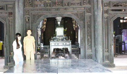 Bộ ván ngựa bằng cẩm thạch. 	                                                                                Ảnh: Ngọc Trung