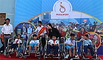 Tặng xe lăn cho 13 học sinh khuyết tật và VĐV