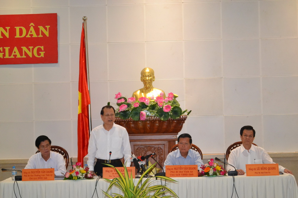 Phó Thủ tướng Vũ Văn Ninh phát biểu tại buổi làm việc của Đoàn công tác Chính phủ với lãnh đạo, cán bộ chủ chốt tỉnh Tiền Gian