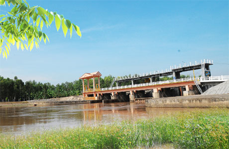Cống Xuân Hòa - cống quan trọng trong việc cung cấp nước ngọt  cho vùng ngọt hóa Gò Công.
