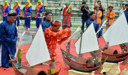 Lễ cúng linh vị chiến sỹ và binh phu Hoàng Sa. Ảnh: Thanh Hà/TTXVN
